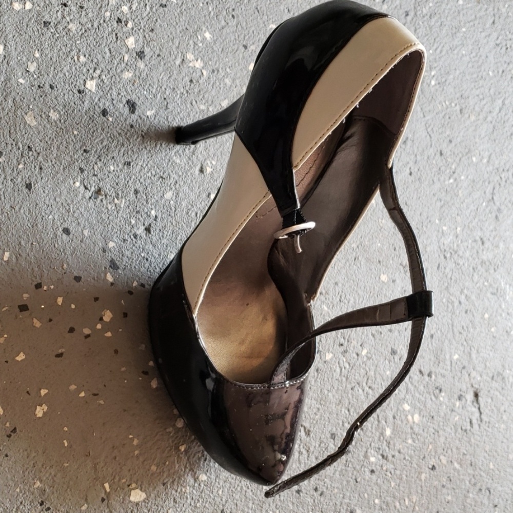 Shoes - Picture 2 of 3